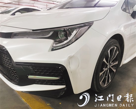 停车半小时就被剐蹭，林先生表示很无奈。