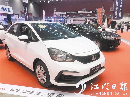 飞度夺得“年度突围小型车”奖项。