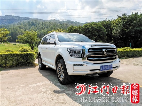 坦克500外观方正硬朗。