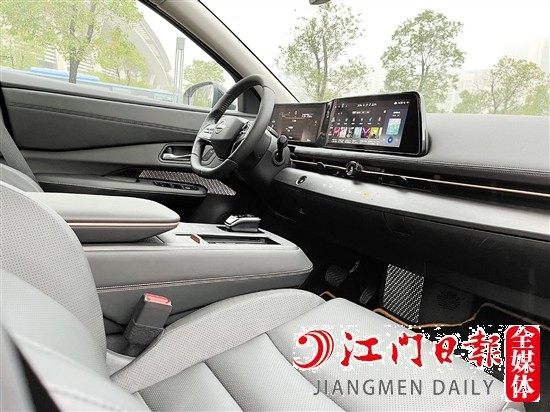 ARIYA的内饰显得豪华智能。 ARIYA的内饰显得豪华智能。
