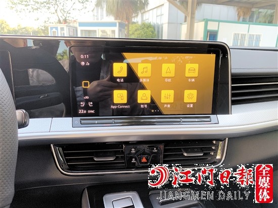 12英寸全液晶触控大屏功能强大。