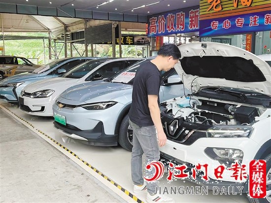 今年以来，消费者购买二手车热情高涨。